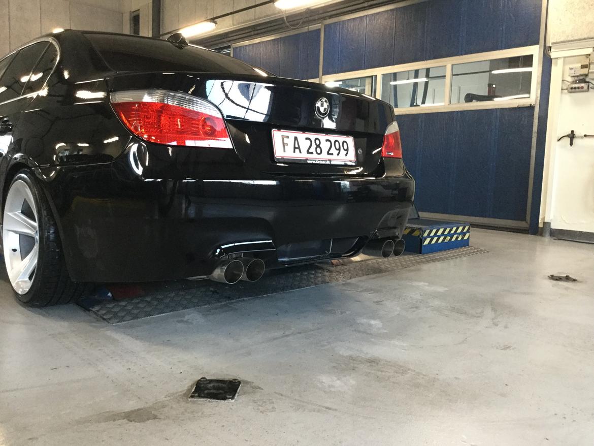 BMW E60 525i billede 3