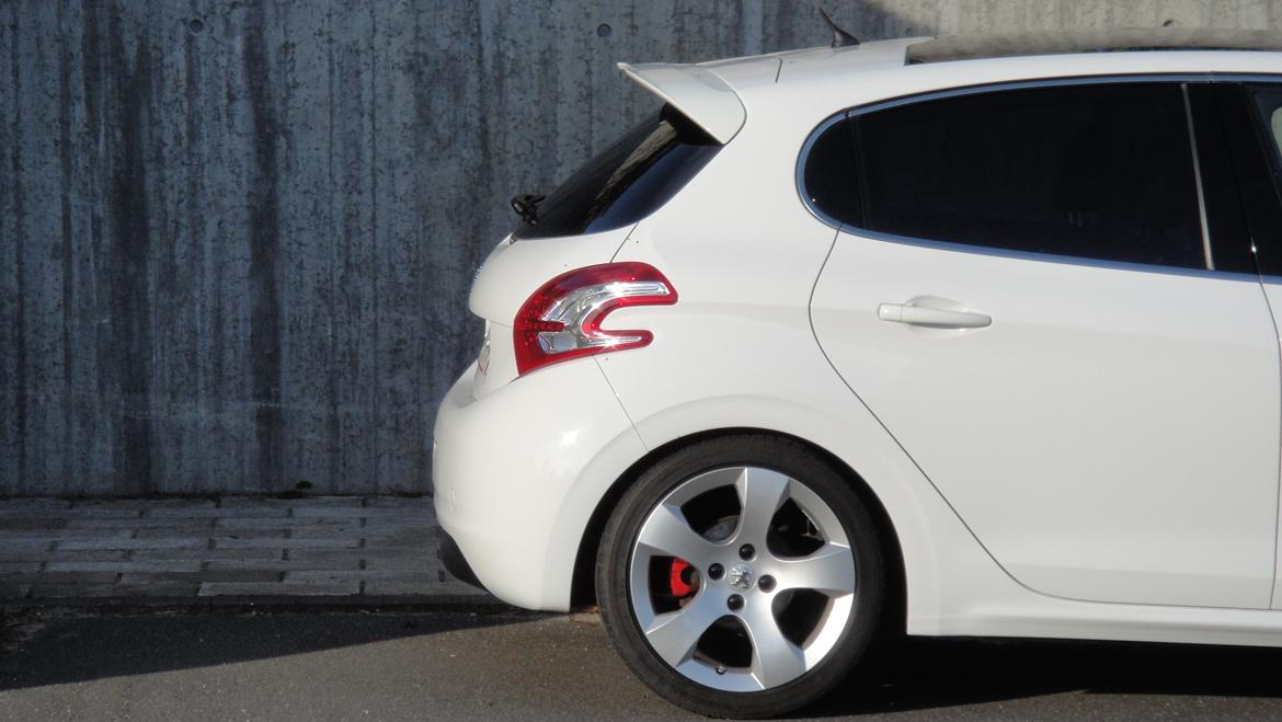 Peugeot 208 Allure e-HDi billede 2