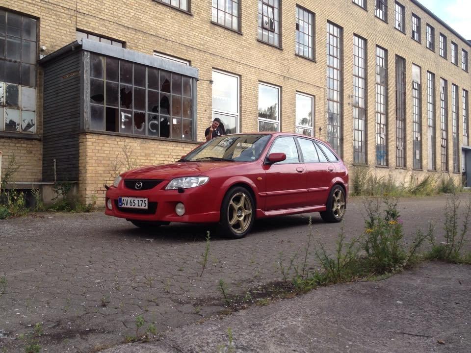 Mazda 323F 2.0 Sportive billede 2