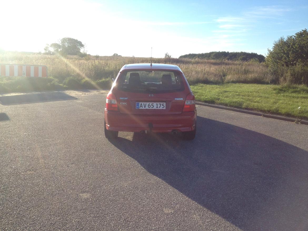 Mazda 323F 2.0 Sportive billede 8