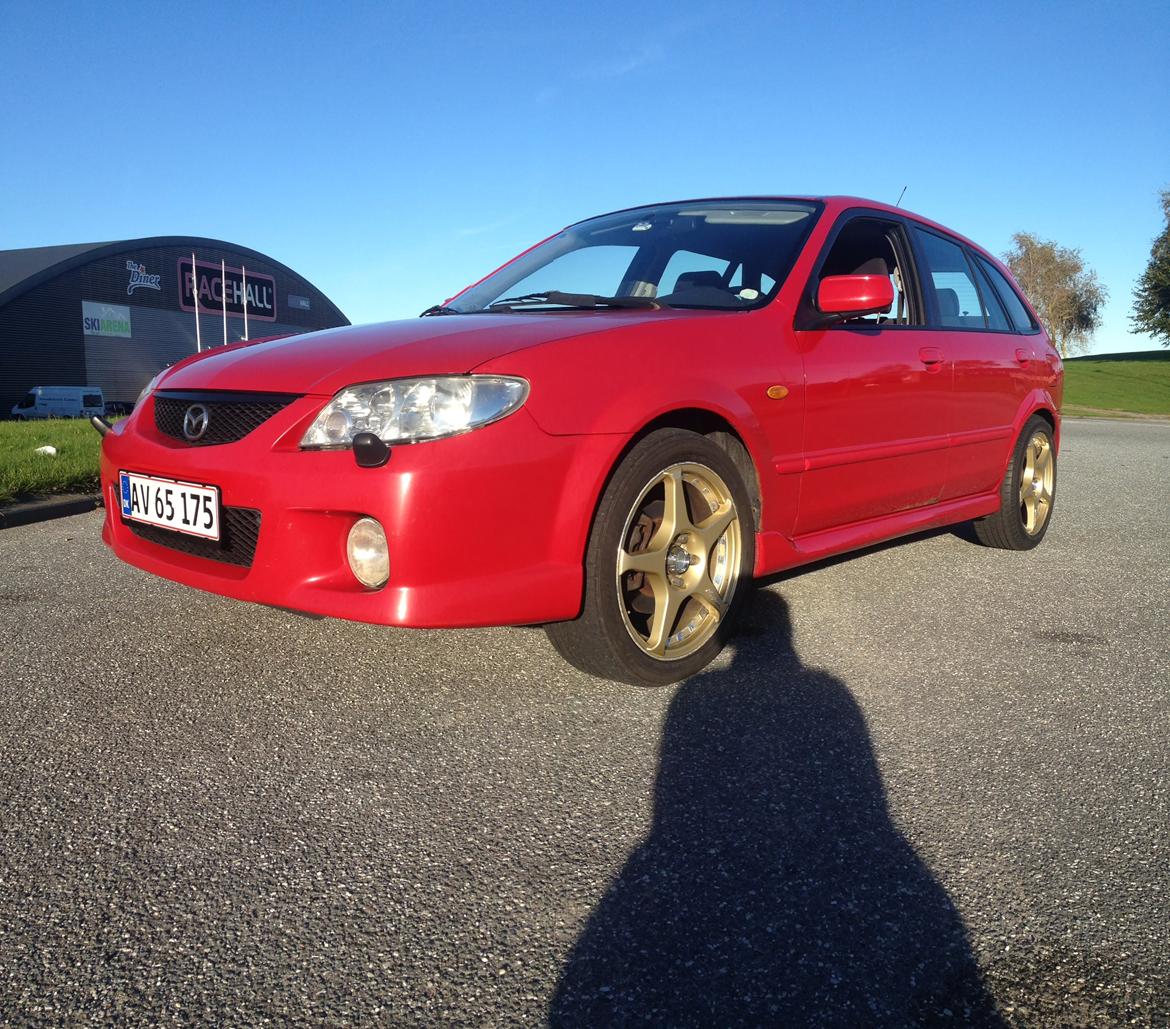 Mazda 323F 2.0 Sportive billede 1