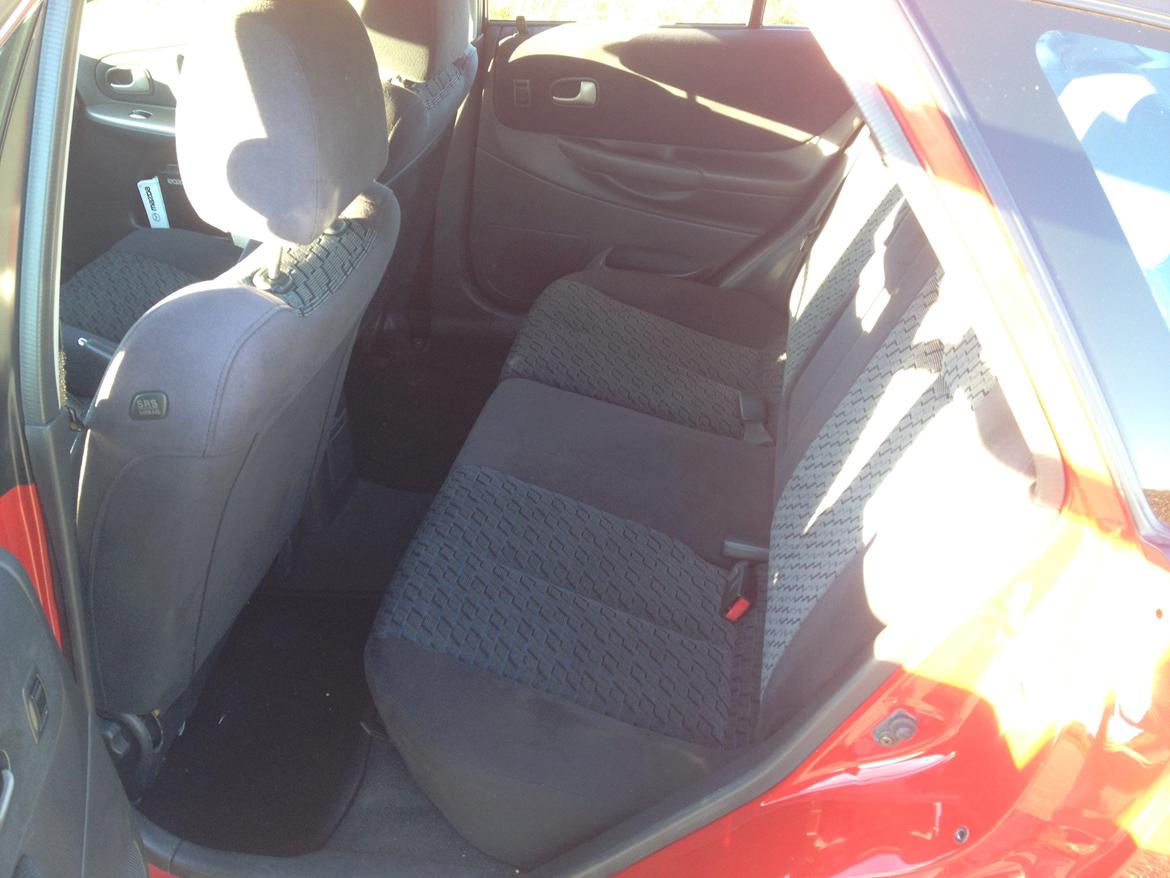 Mazda 323F 2.0 Sportive billede 14