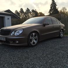 Mercedes Benz w211 E320