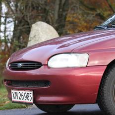 Ford Escort 1.8 16v CLX 4d