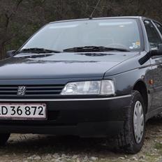 Peugeot 405 1.8i