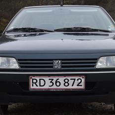 Peugeot 405 1.8i