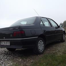 Peugeot 405 1.8i