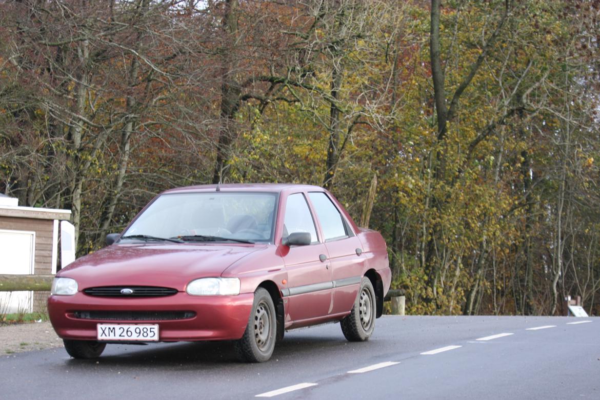 Ford Escort 1.8 16v CLX 4d billede 4