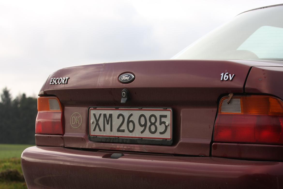 Ford Escort 1.8 16v CLX 4d billede 9