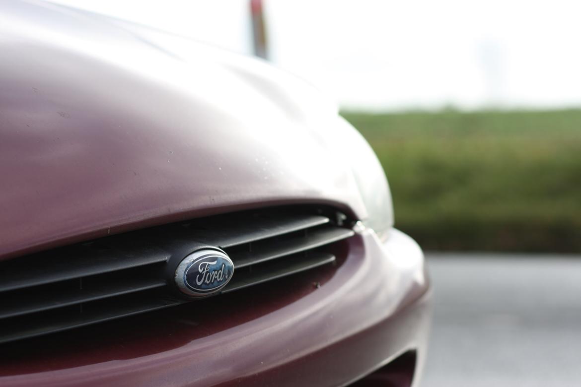 Ford Escort 1.8 16v CLX 4d billede 10