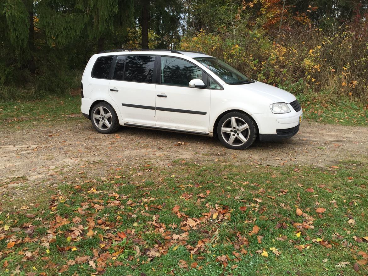 VW Touran 1,9 TDI Trendline 6 Gear Solgt billede 5