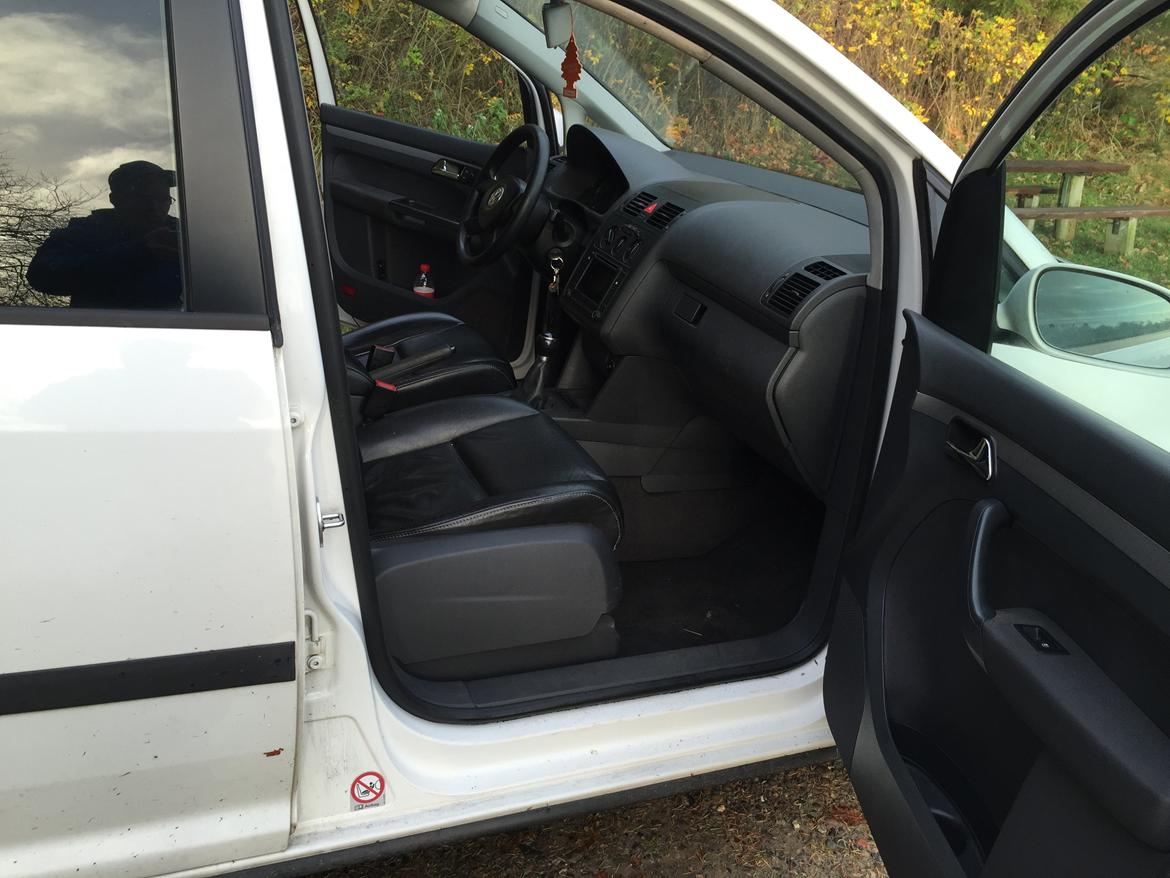 VW Touran 1,9 TDI Trendline 6 Gear Solgt billede 12