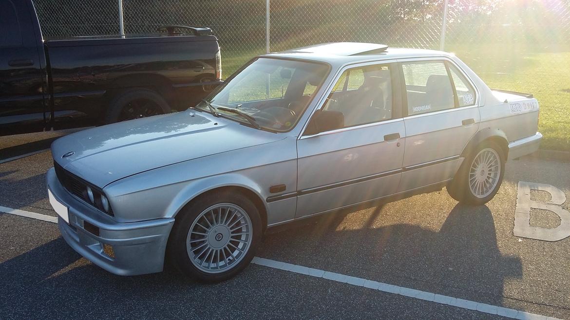 BMW E30 323i (325i) 4 dørs billede 3