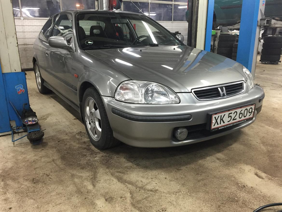 Honda Civic 1.6 VTI billede 1