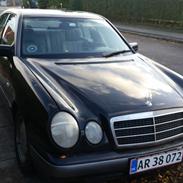 Mercedes Benz E300 D W210