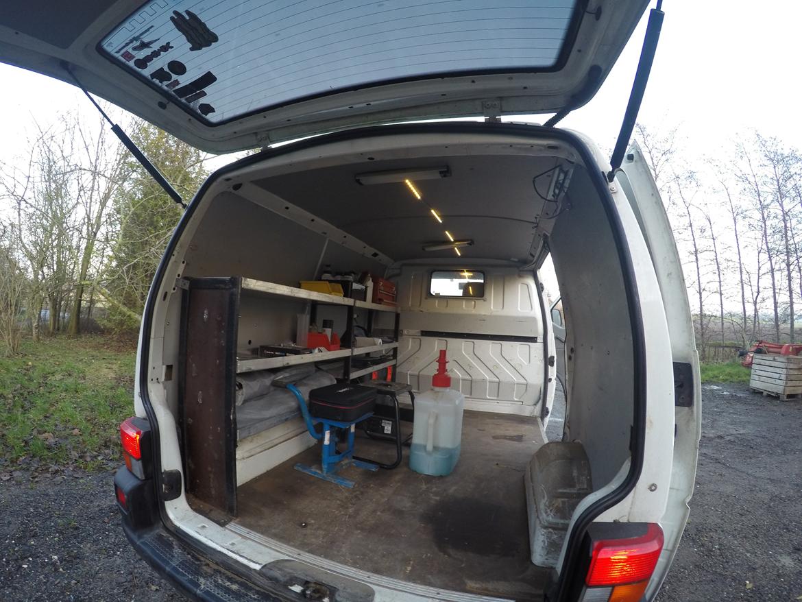 VW Transporter T4 2.4D billede 11