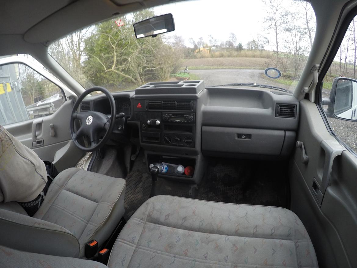 VW Transporter T4 2.4D billede 1