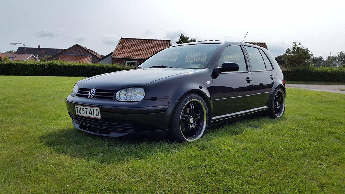 VW GOLF 4 billede 2