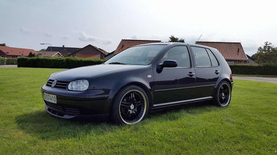 VW GOLF 4 billede 1