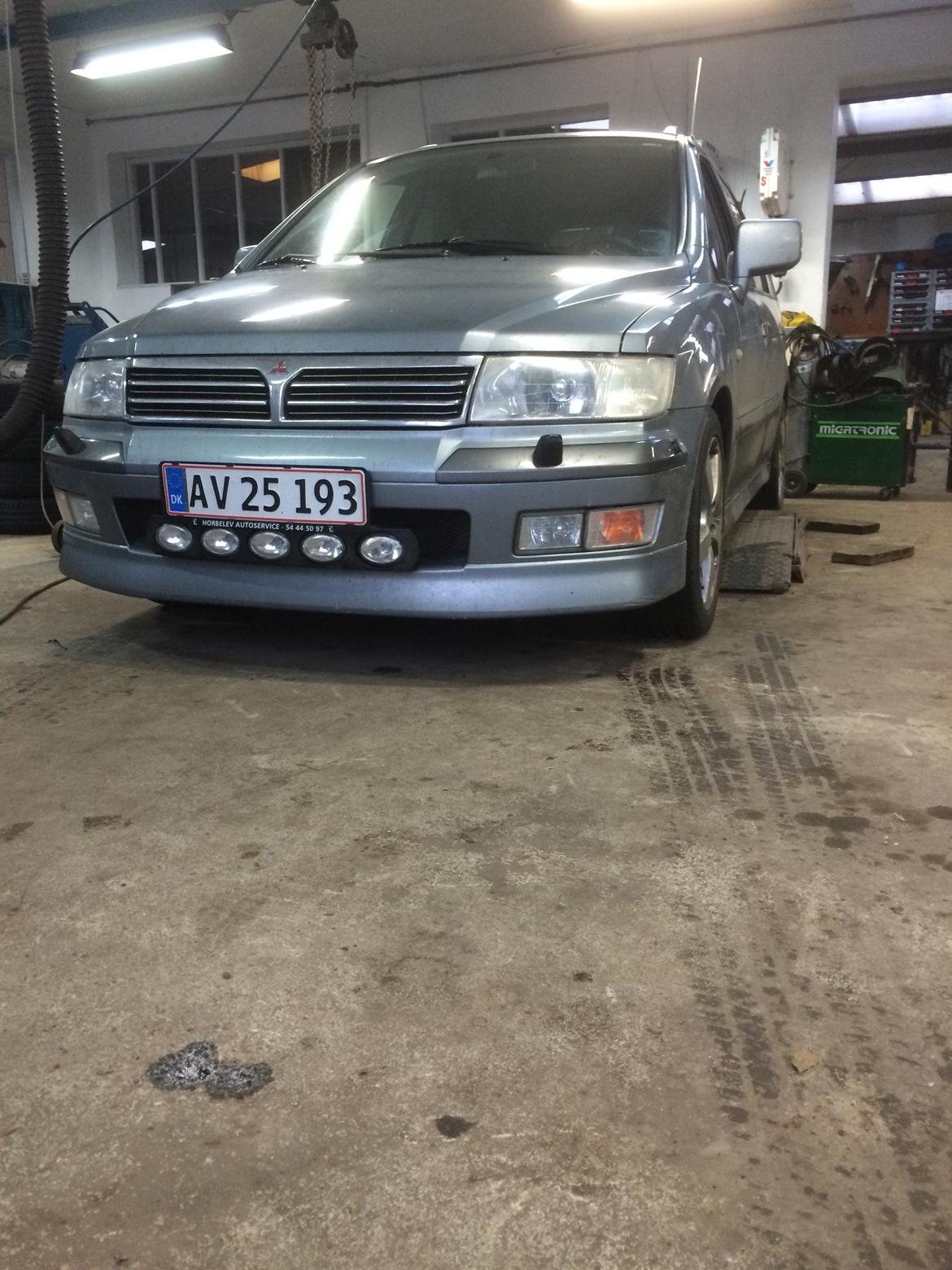 Mitsubishi Space Wagon 2,4 GDI Aut. billede 2