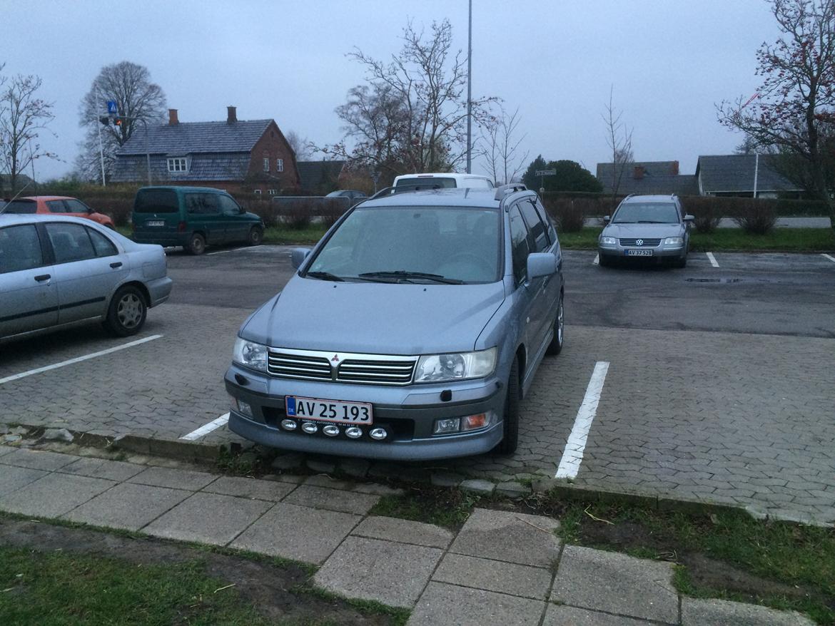 Mitsubishi Space Wagon 2,4 GDI Aut. billede 1