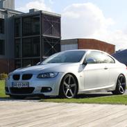 BMW E92 320i aut. coupé SOLGT