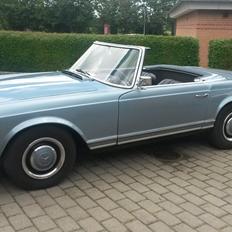 Mercedes Benz 230 SL