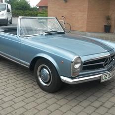 Mercedes Benz 230 SL