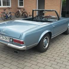 Mercedes Benz 230 SL