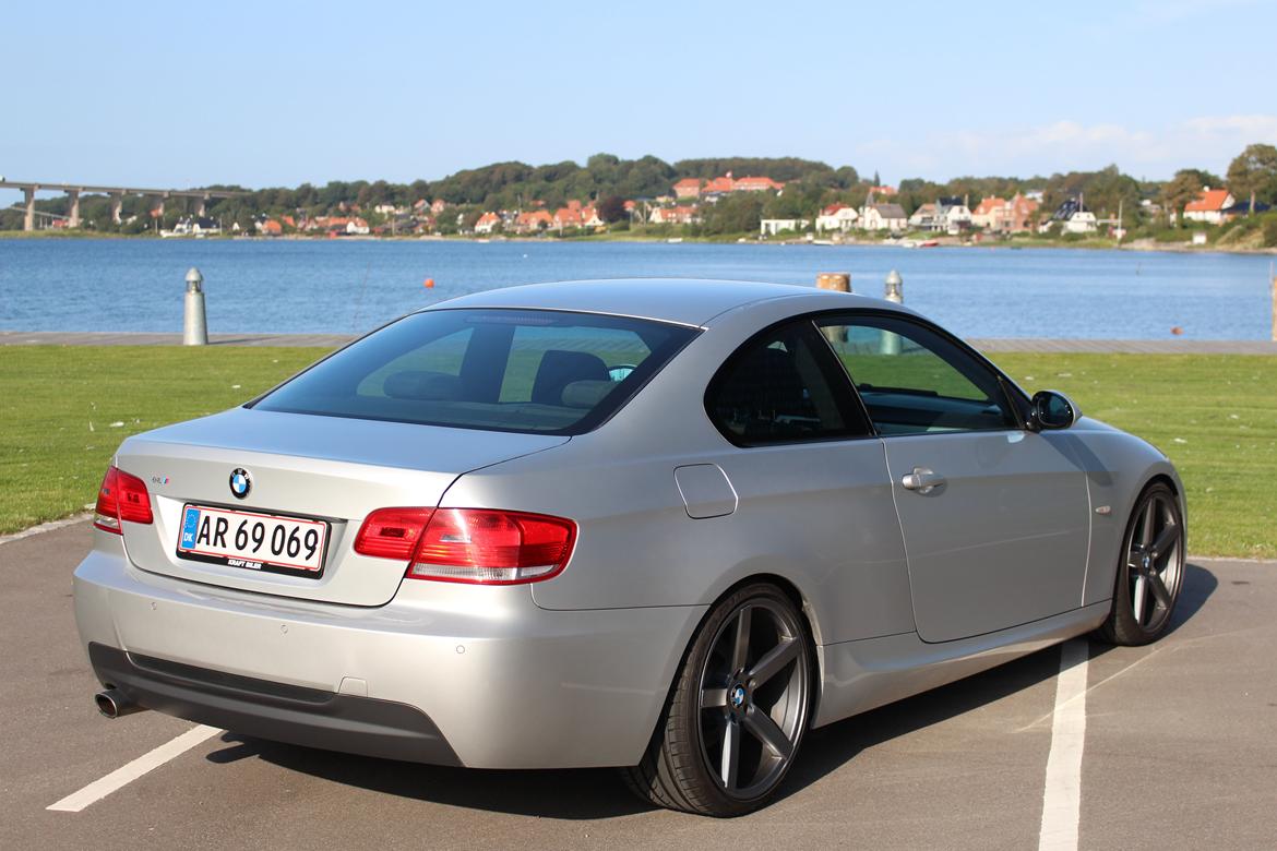 BMW E92 320i aut. coupé SOLGT billede 9