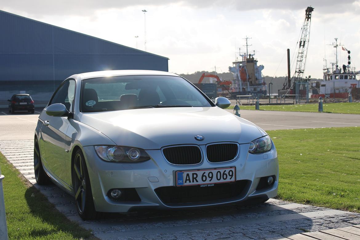 BMW E92 320i aut. coupé SOLGT billede 4