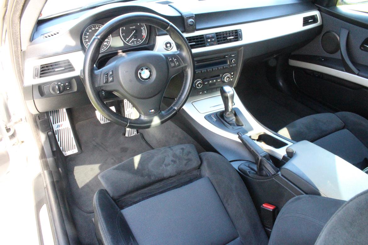 BMW E92 320i aut. coupé SOLGT billede 7