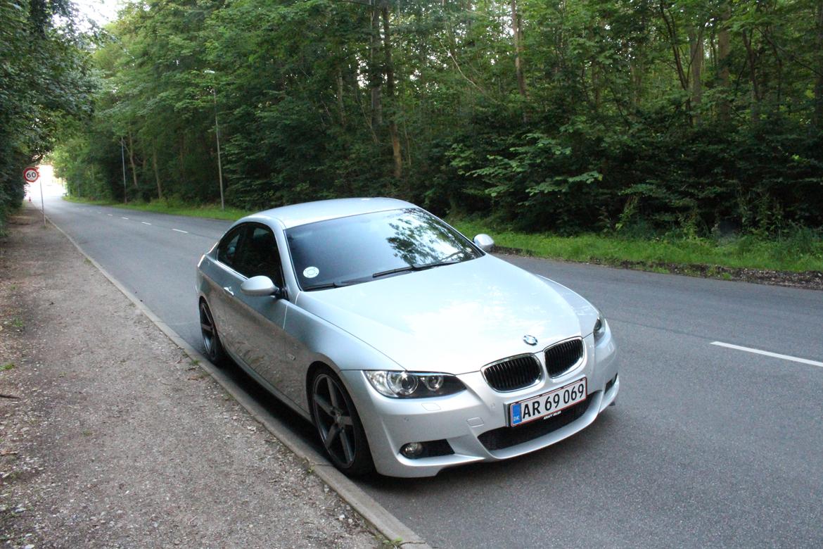 BMW E92 320i aut. coupé SOLGT billede 11
