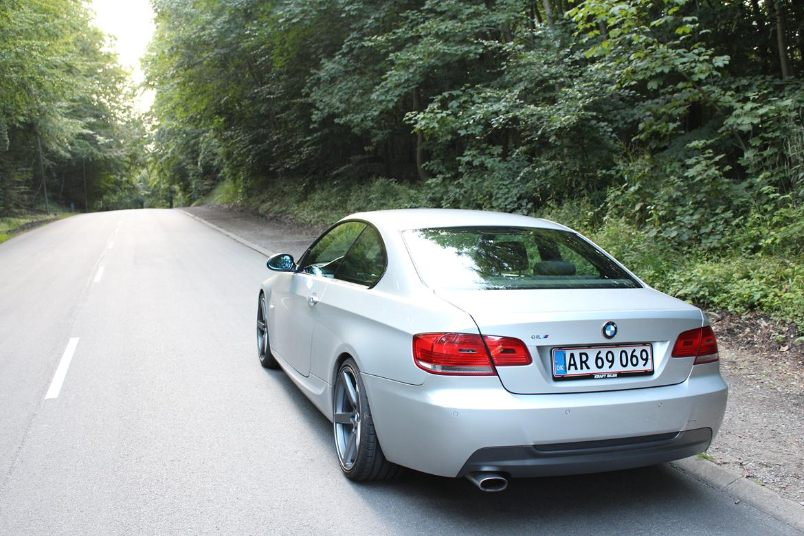 BMW E92 320i aut. coupé SOLGT billede 10