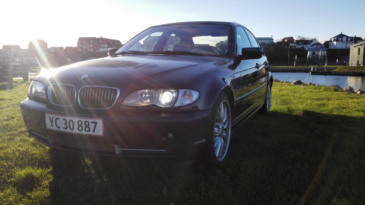 BMW 330i / Solgt billede 1