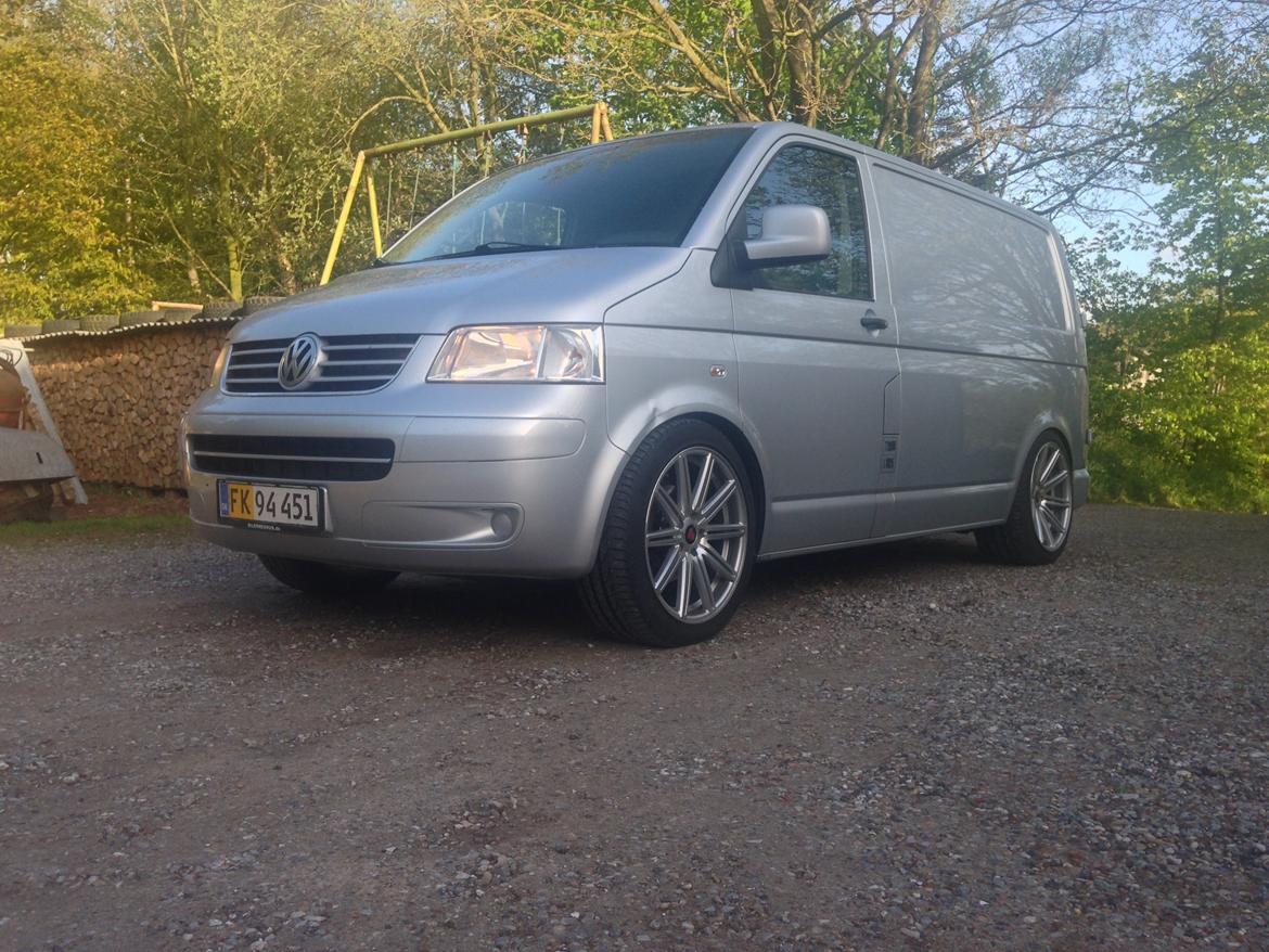 VW Transporter 2.5 TDI Kort Solgt billede 2