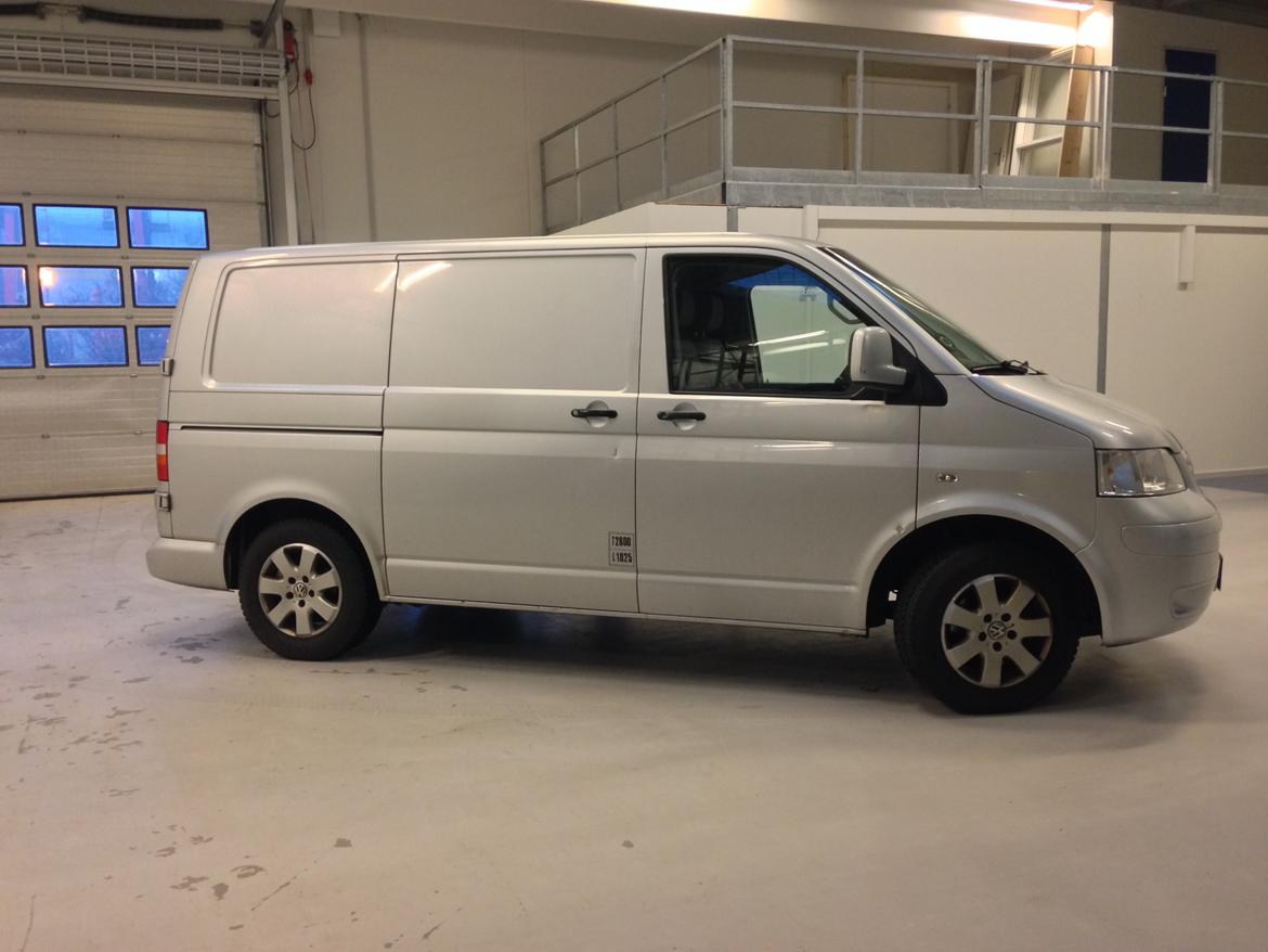 VW Transporter 2.5 TDI Kort Solgt billede 8