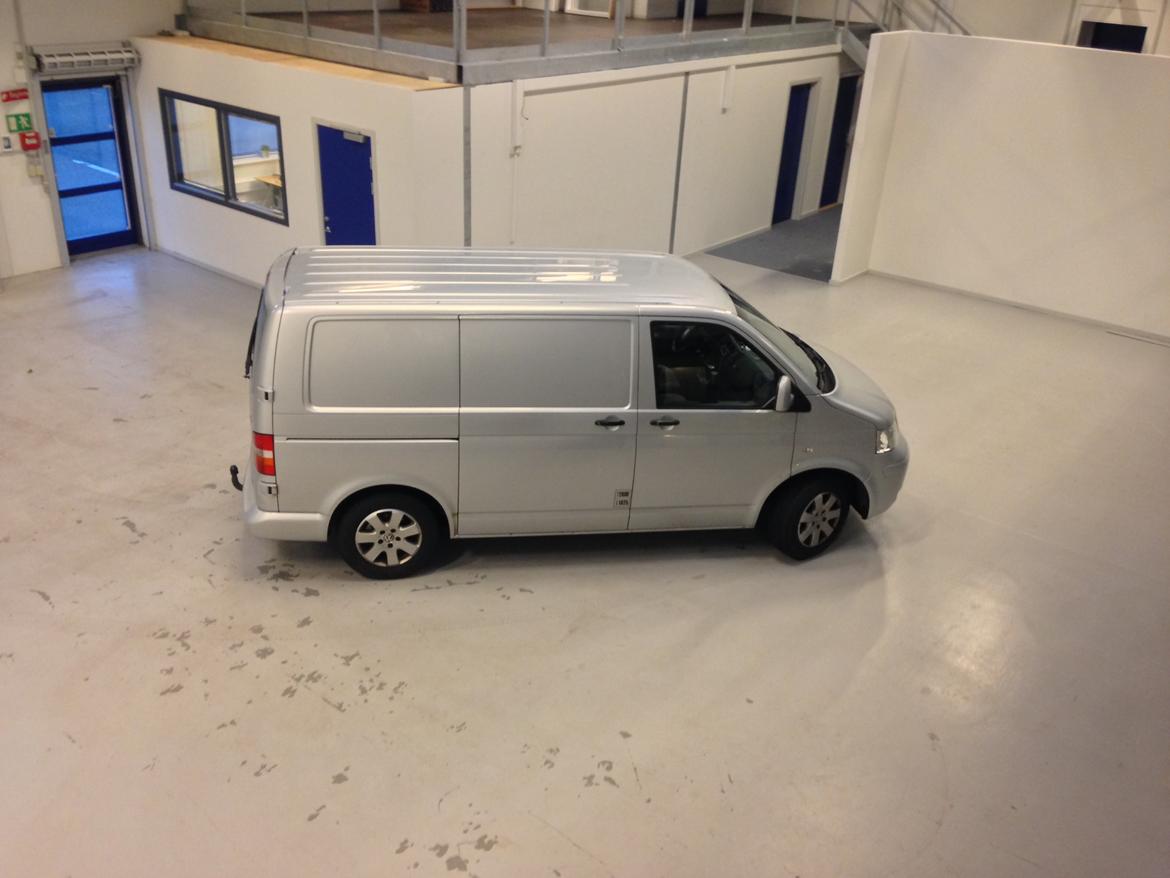 VW Transporter 2.5 TDI Kort Solgt billede 10