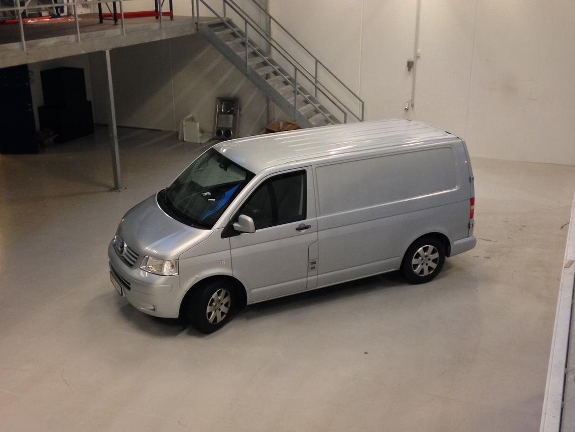 VW Transporter 2.5 TDI Kort Solgt billede 13