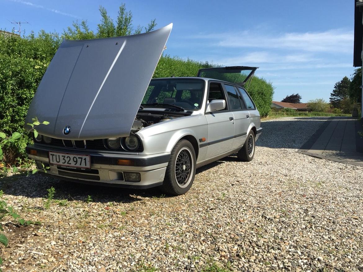 BMW E30 318i touring billede 1