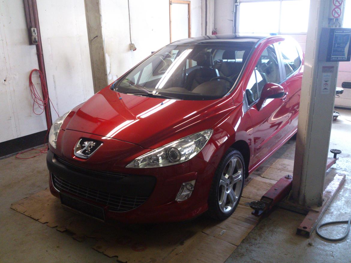 Peugeot 308 2.0 HDi Platinum billede 4