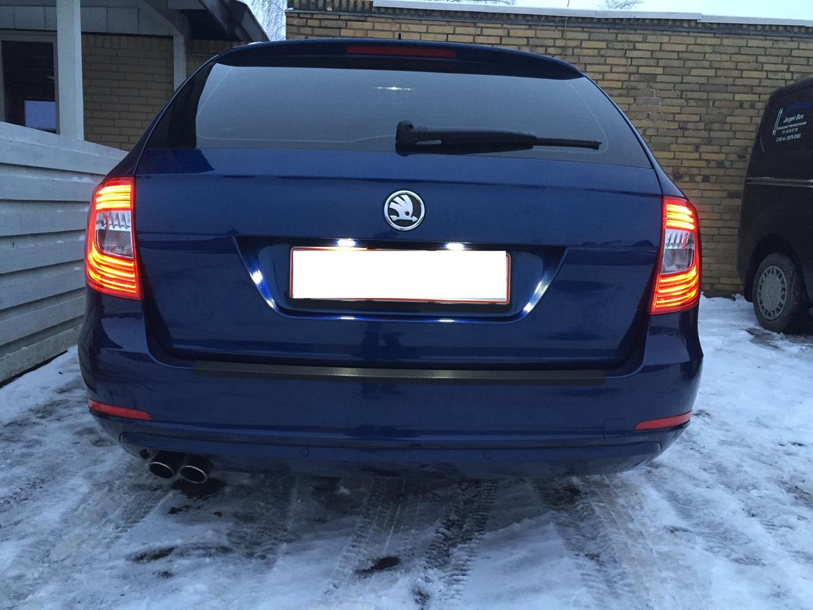 Skoda Superb Combi 2.0 TDI (SOLGT) - LED baglygter fra model 2014 billede 13