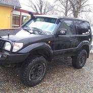 Toyota landcruiser gx90