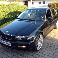 BMW 323i E46