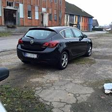 Opel Astra J - Sport