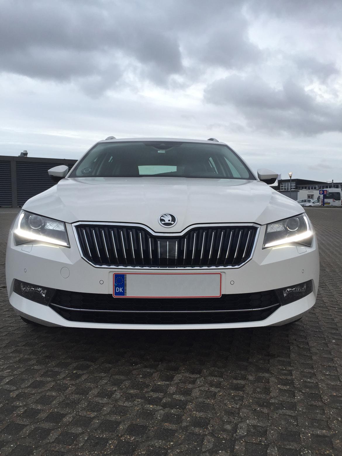 Skoda Superb Combi 1,8 TSI DSG Style billede 2