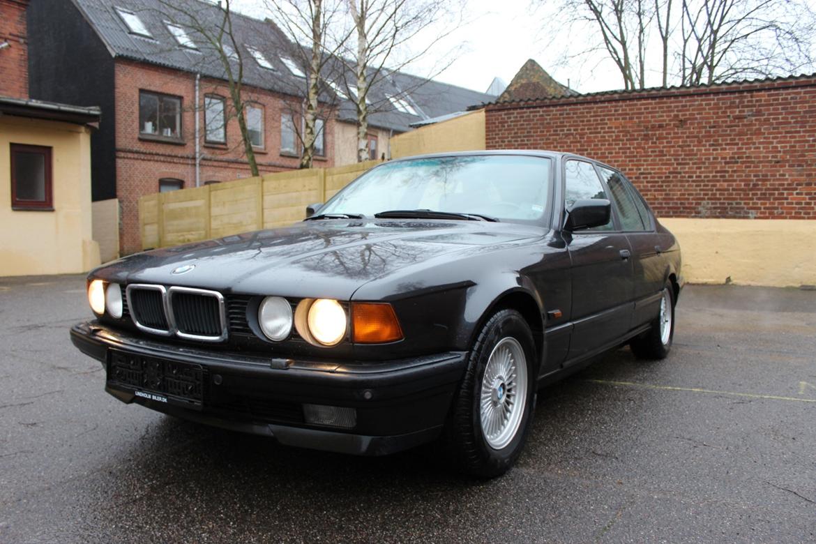 BMW E32 730i V8 billede 1