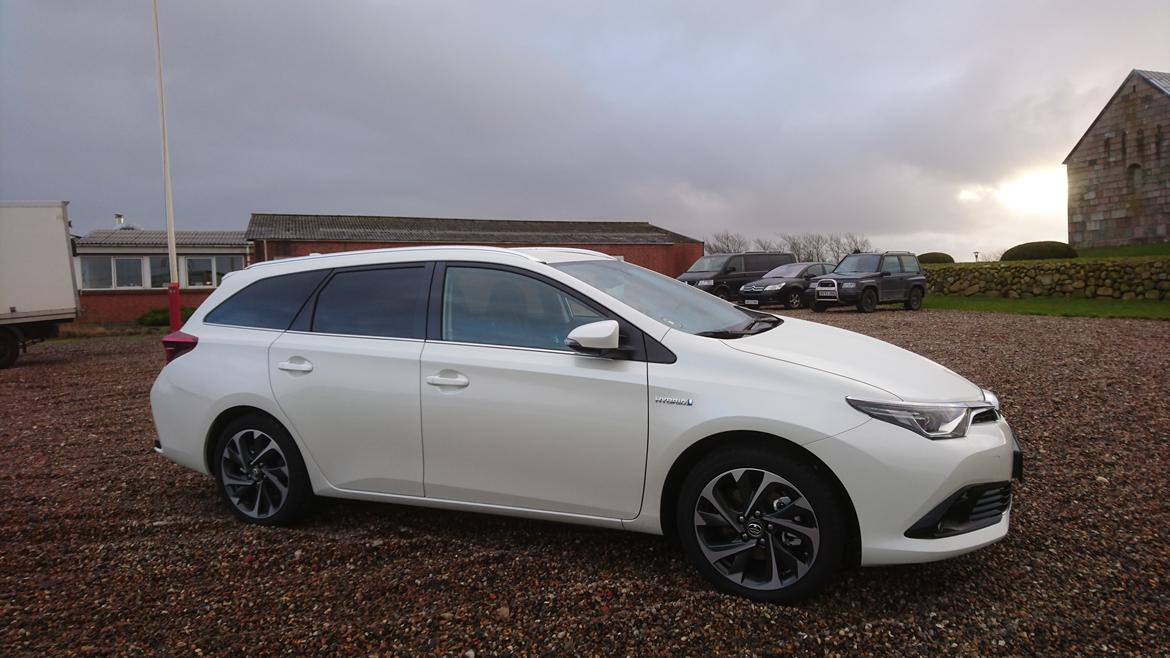 Toyota Auris Touring Sports Hybrid *solgt* billede 1