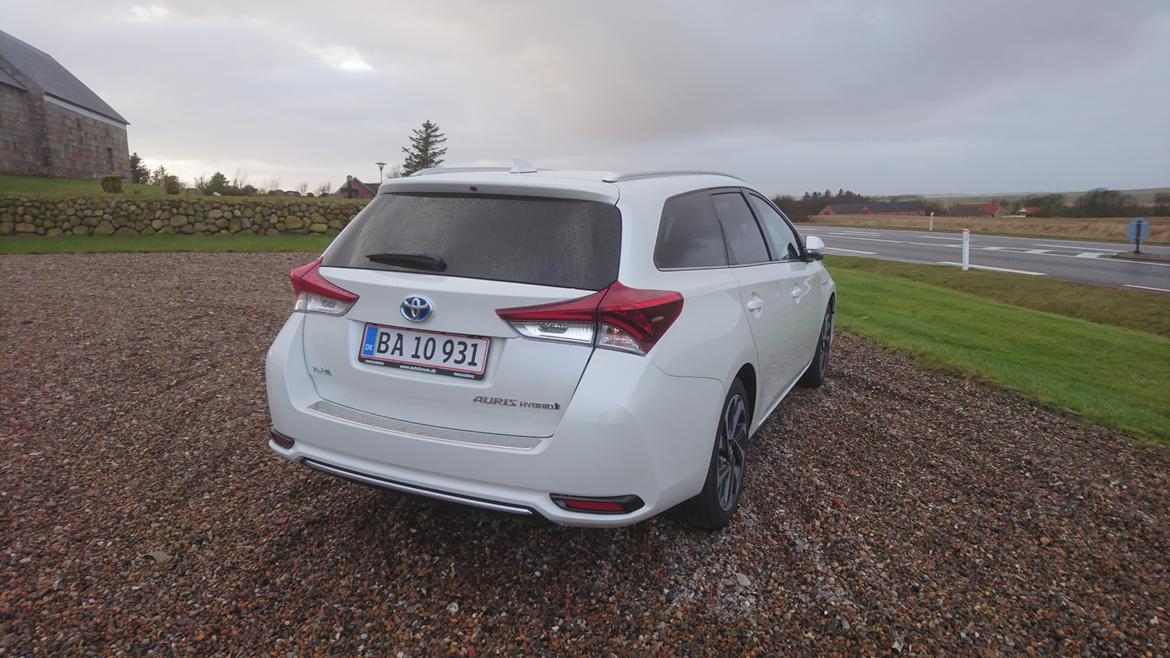 Toyota Auris Touring Sports Hybrid *solgt* billede 9