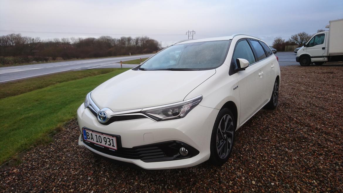 Toyota Auris Touring Sports Hybrid *solgt* billede 14